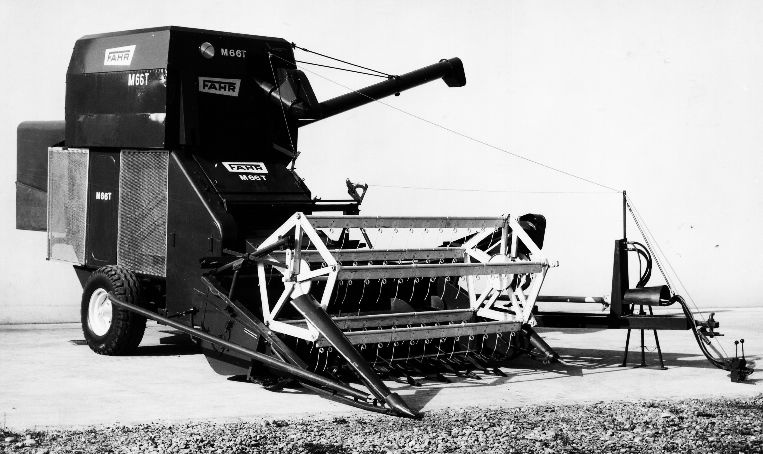 Mähdrescher M 66 T (gezogen) (Ausstellung und Archiv des Vereins FAHR-Schlepper-Freunde CC BY-NC-SA)