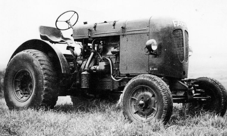 Dieselschlepper D 28 U (Ausstellung und Archiv des Vereins FAHR-Schlepper-Freunde CC BY-NC-SA)