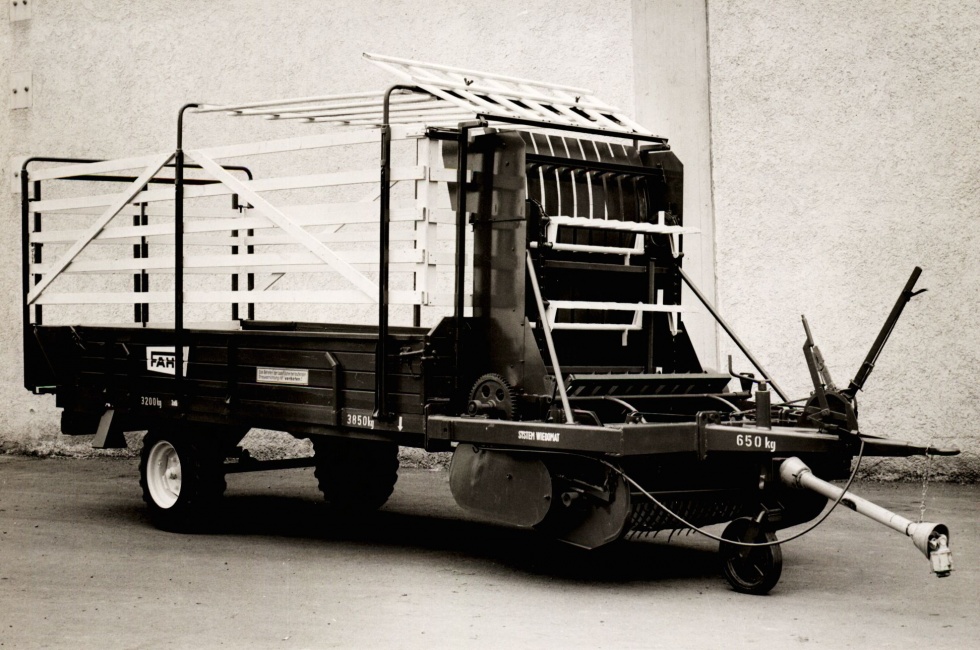 Ladewagen WE 300 L (Ausstellung und Archiv des Vereins FAHR-Schlepper-Freunde CC BY-NC-SA)