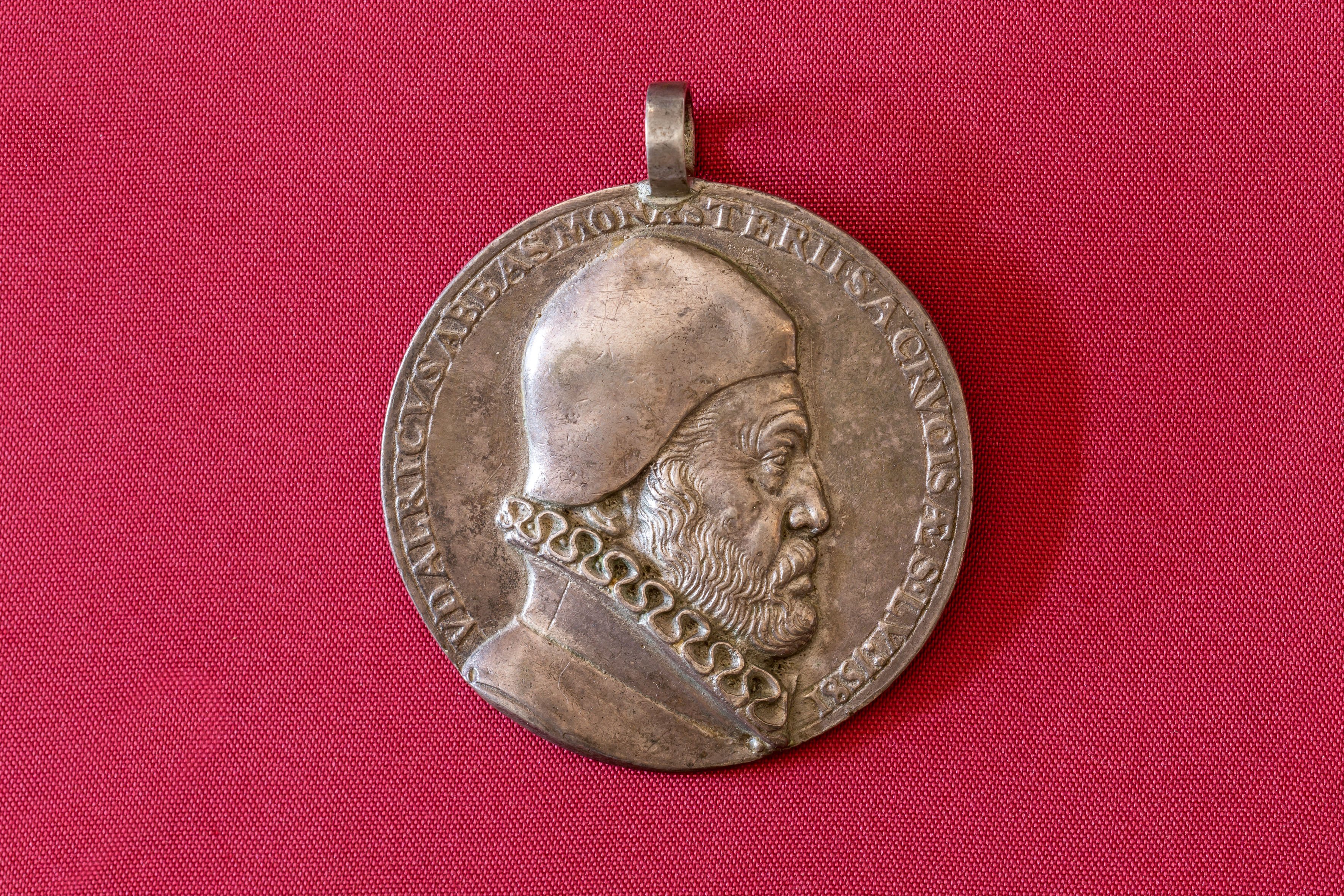 Medaille Abt Ulrich II. Molitor (Stift Heiligenkreuz CC BY-NC-SA)