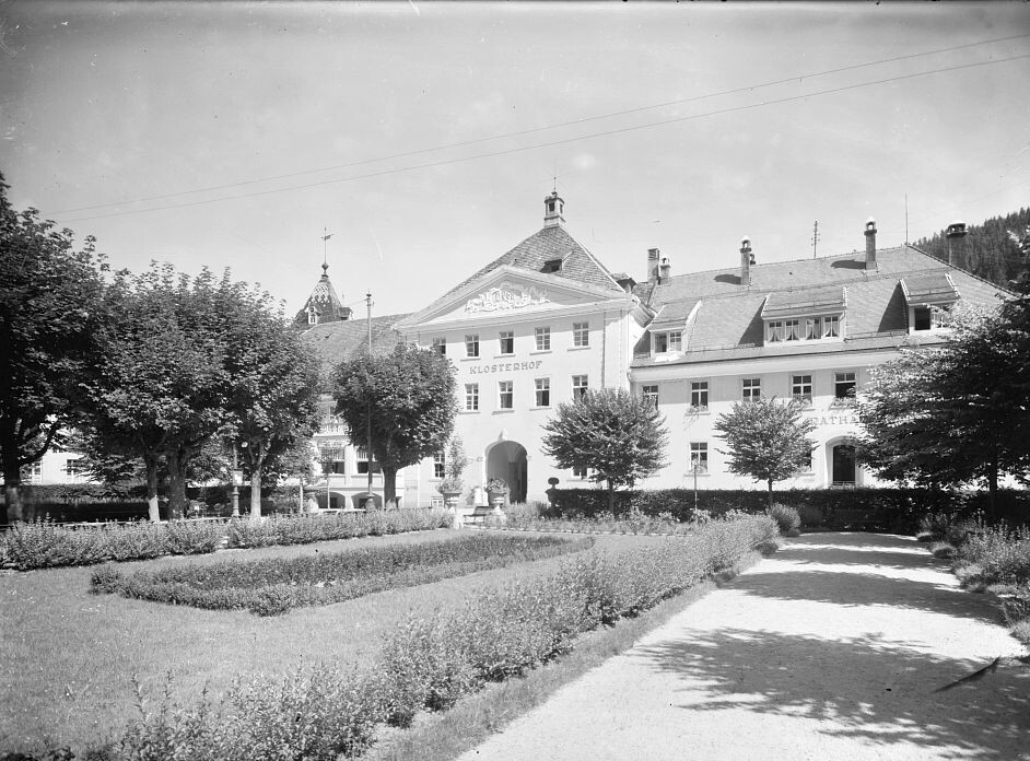 St. Blasien - Partie beim Klosterhof (Haus der Geschichte Baden-Württemberg / Sammlung Gebrüder Metz CC BY-NC-SA)