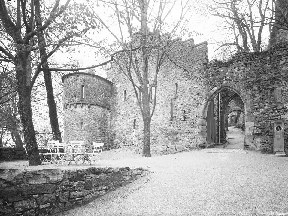 Baden-Baden - Ruine Hohenbaden (Haus der Geschichte Baden-Württemberg / Sammlung Gebrüder Metz CC BY-NC-SA)