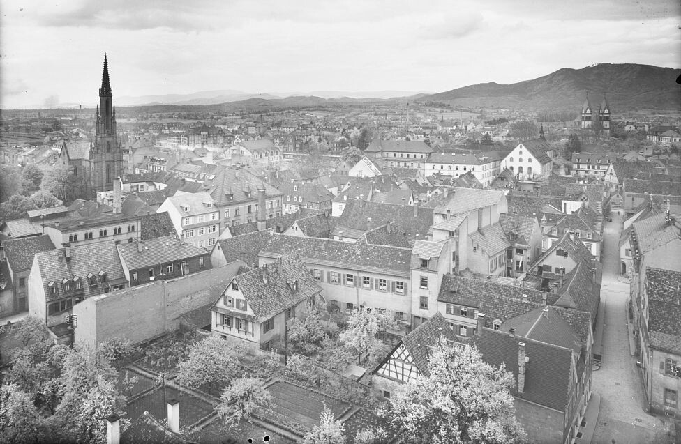 Offenburg - Blick über die Stadt (Haus der Geschichte Baden-Württemberg / Sammlung Gebrüder Metz CC BY-NC-SA)