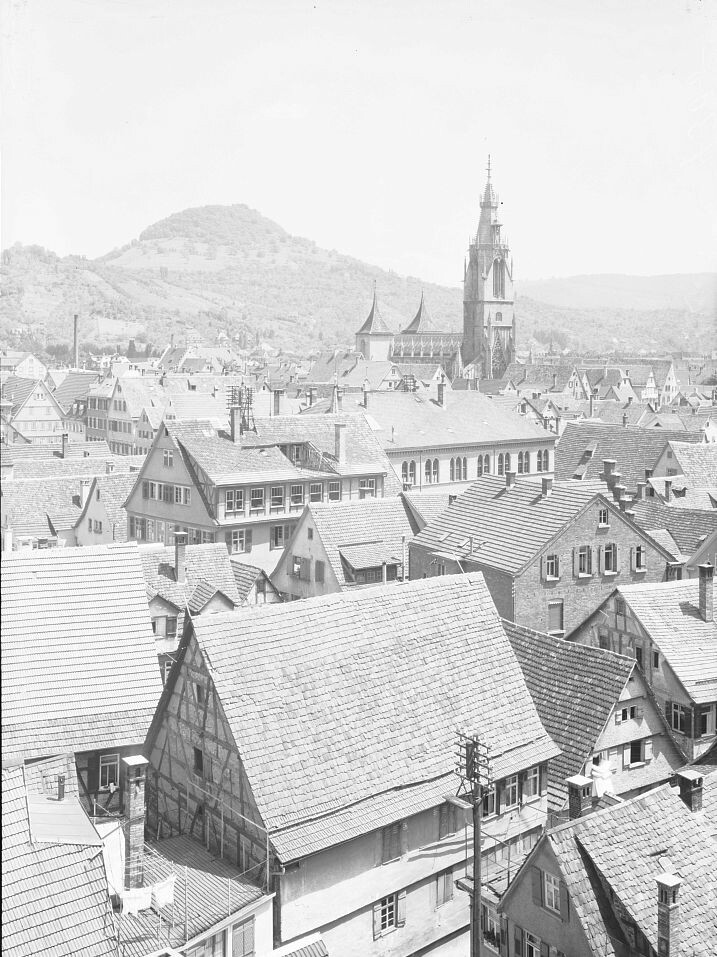Reutlingen - Blick über die Stadt auf die Marienkirche (Haus der Geschichte Baden-Württemberg / Sammlung Gebrüder Metz CC BY-NC-SA)