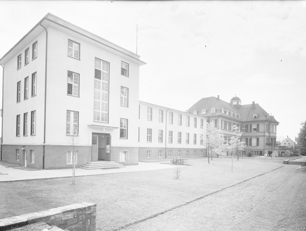Kehl - Krankenhaus mit Erweiterungsbau (Haus der Geschichte Baden-Württemberg / Sammlung Gebrüder Metz CC BY-NC-SA)