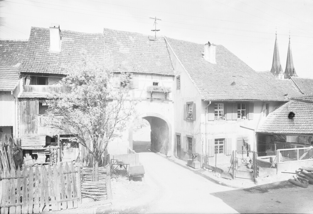 Kenzingen - Schwabentor (Haus der Geschichte Baden-Württemberg / Sammlung Gebrüder Metz CC BY-NC-SA)