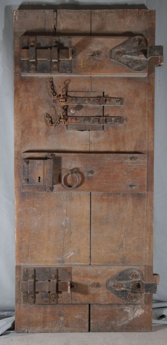 Tür einer Arrestzelle aus dem ehemaligen Amtsgefängnis in Wangen im Allgäu (Stadtmuseum Wangen CC BY-NC-SA)