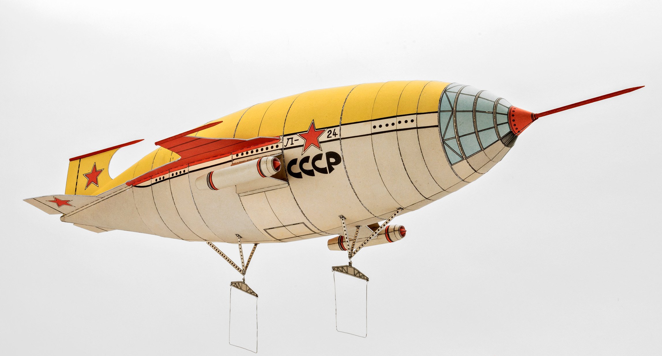 Modell: Sowjetisches Lastenluftschiff aus Papier (Zeppelin Museum Friedrichshafen GmbH CC BY-ND)