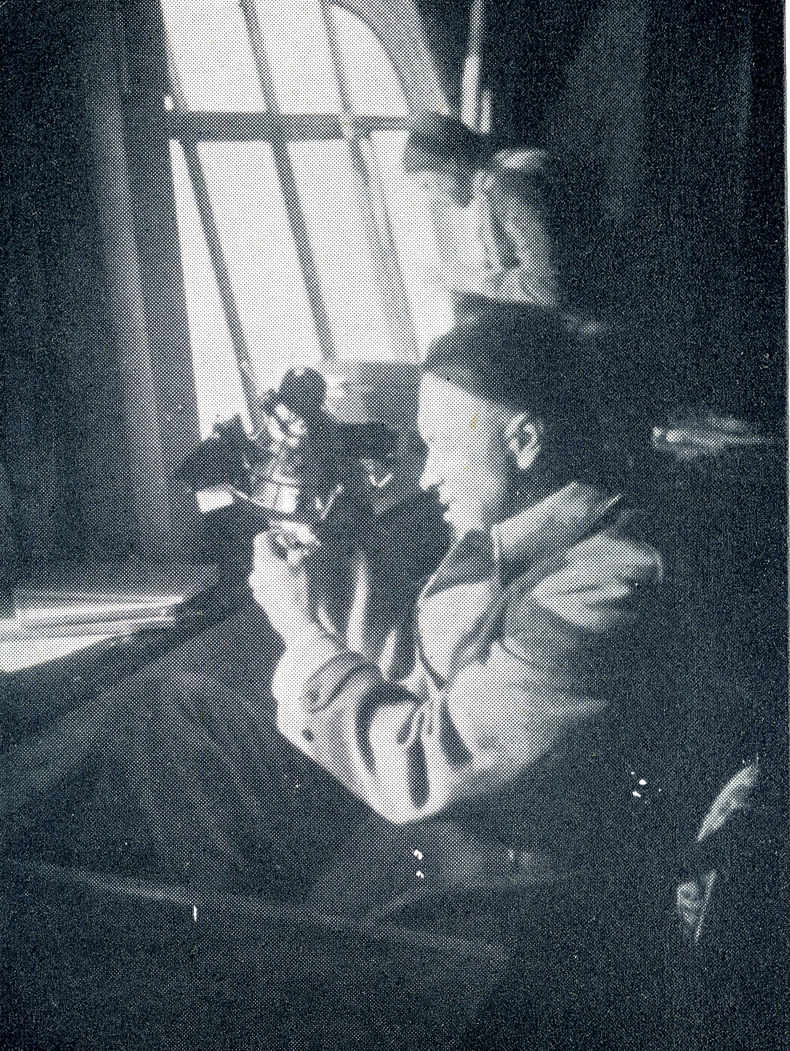 Commander Edward H. Smith beim Bestimmen der Sonnenhöhe (Zeppelin Museum CC BY-NC-SA)