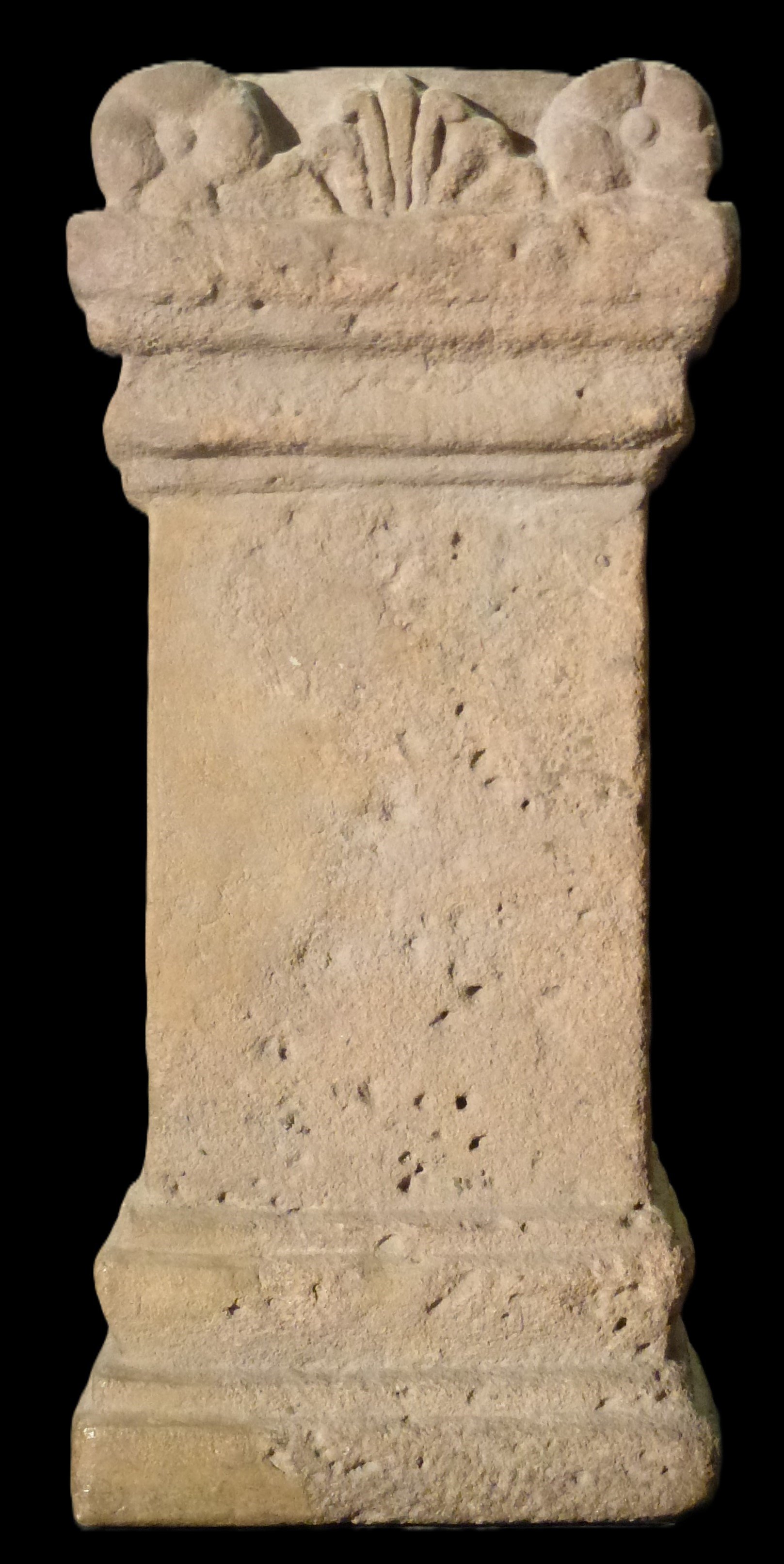 Altar aus einem Mithraeum (Lobdengau-Museum Ladenburg CC BY-NC-SA)