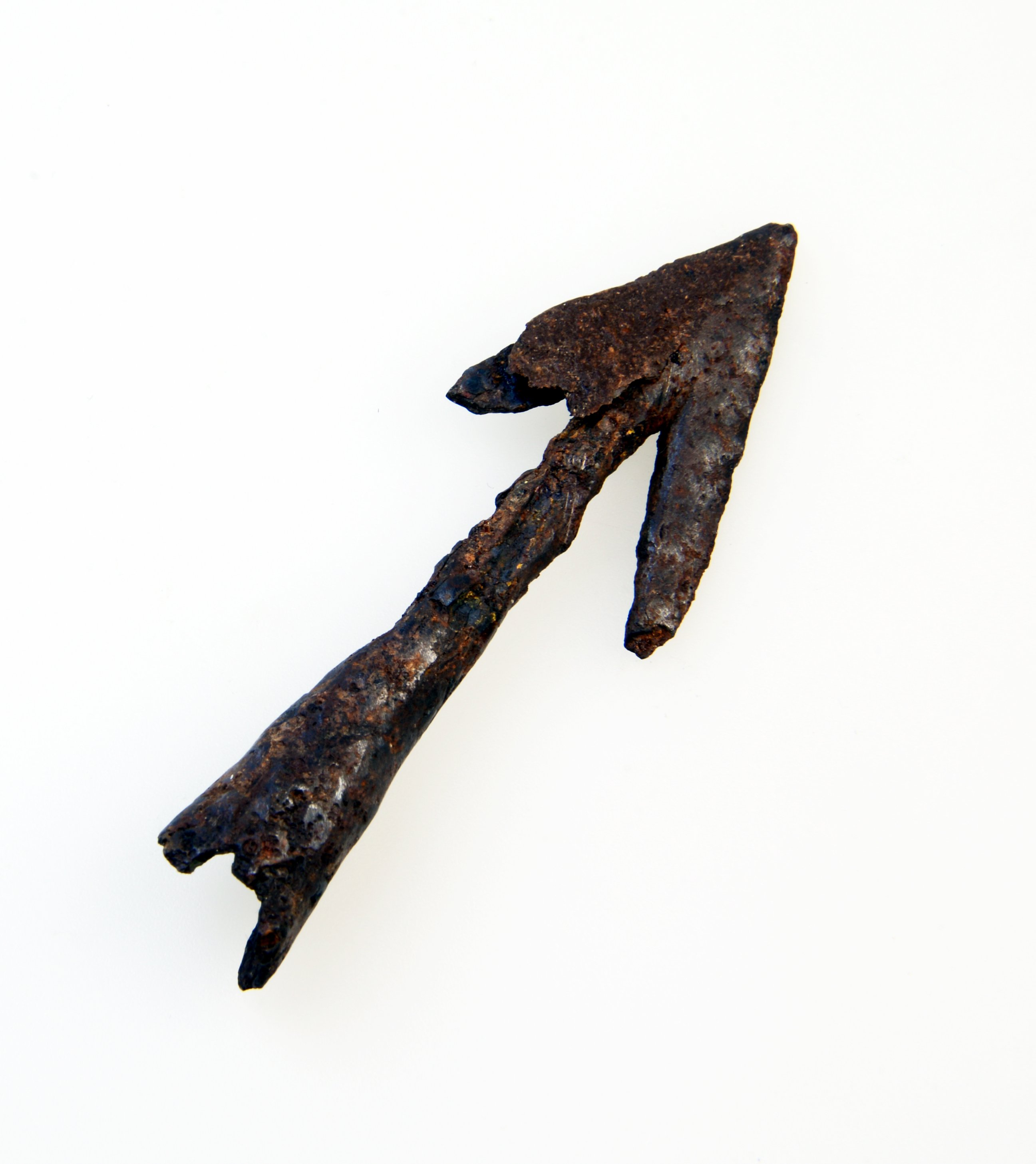 Geflügelte Pfeilspitze mit tordiertem Schaft (Archäologisches Hegau-Museum CC BY-NC-SA)