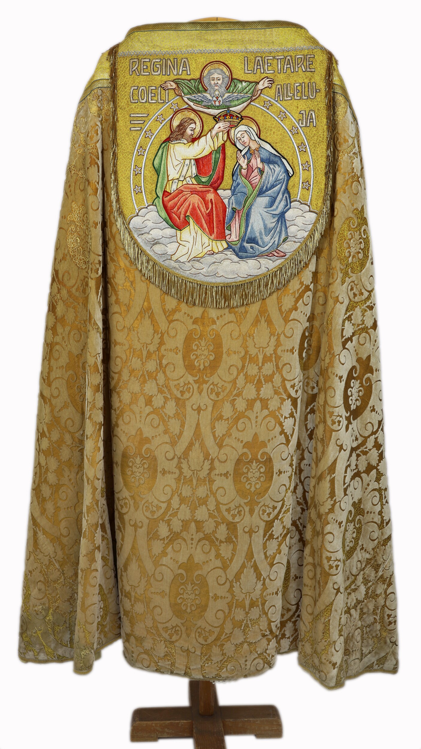 Chormantel "Maria Aufnahme und Krönung" (Kongregation der Franziskanerinnen vom Göttlichen Herzen Jesu CC BY-NC-SA)
