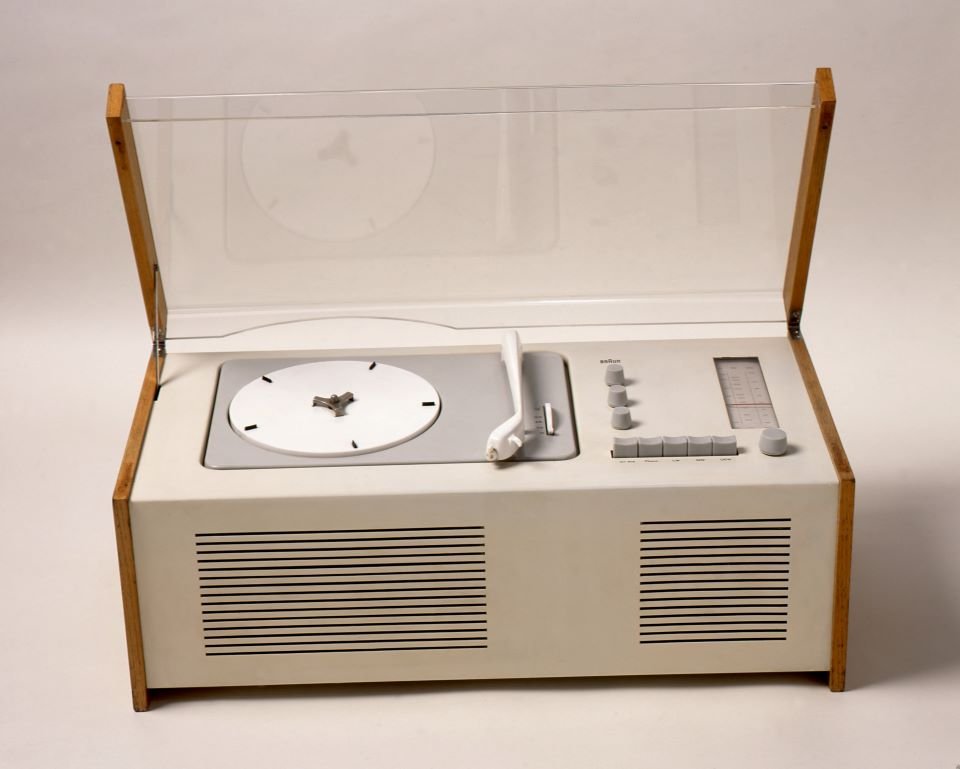Radio-Phono-Kombination SK 5 „Schneewittchensarg“ (Museum Ulm/HfG-Archiv RR-P)
