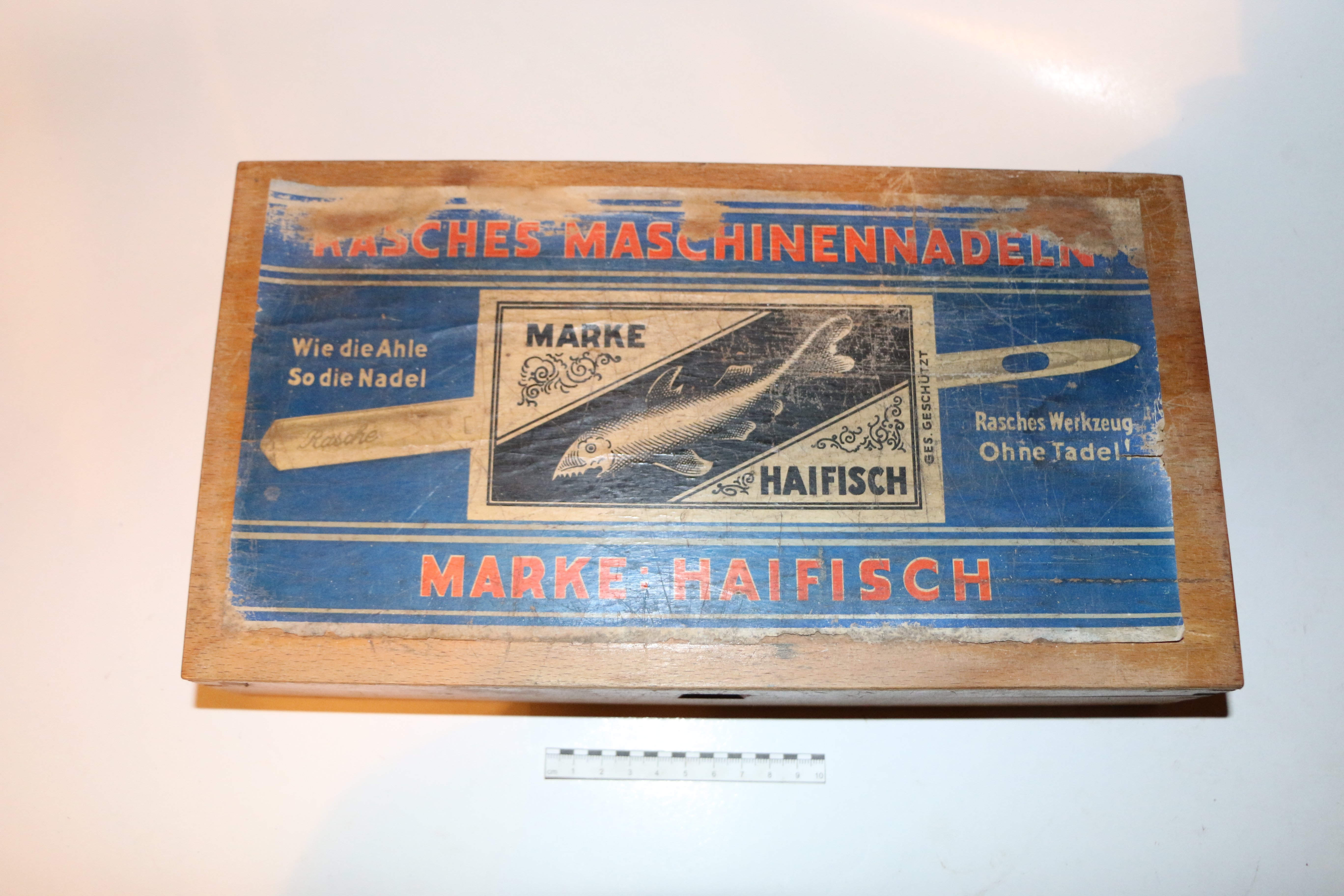Maschinennadel-Box (Hammerschmiede mit Bienen- und Heimatmuseum Reichenbach CC BY-NC-SA)