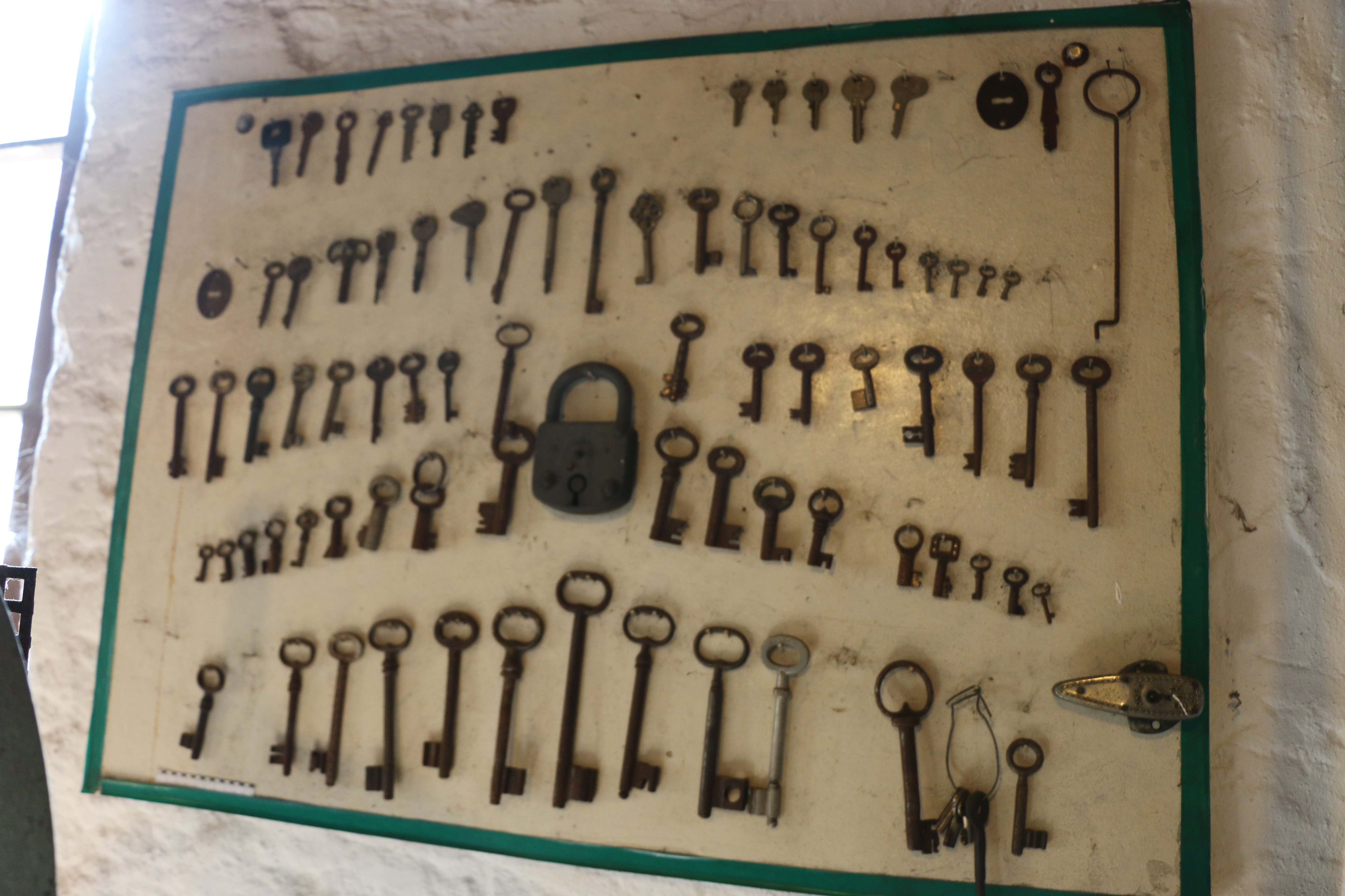 Schlüsselbrett mit 92 Schlüsseln (Hammerschmiede mit Bienen- und Heimatmuseum Reichenbach CC BY-NC-SA)