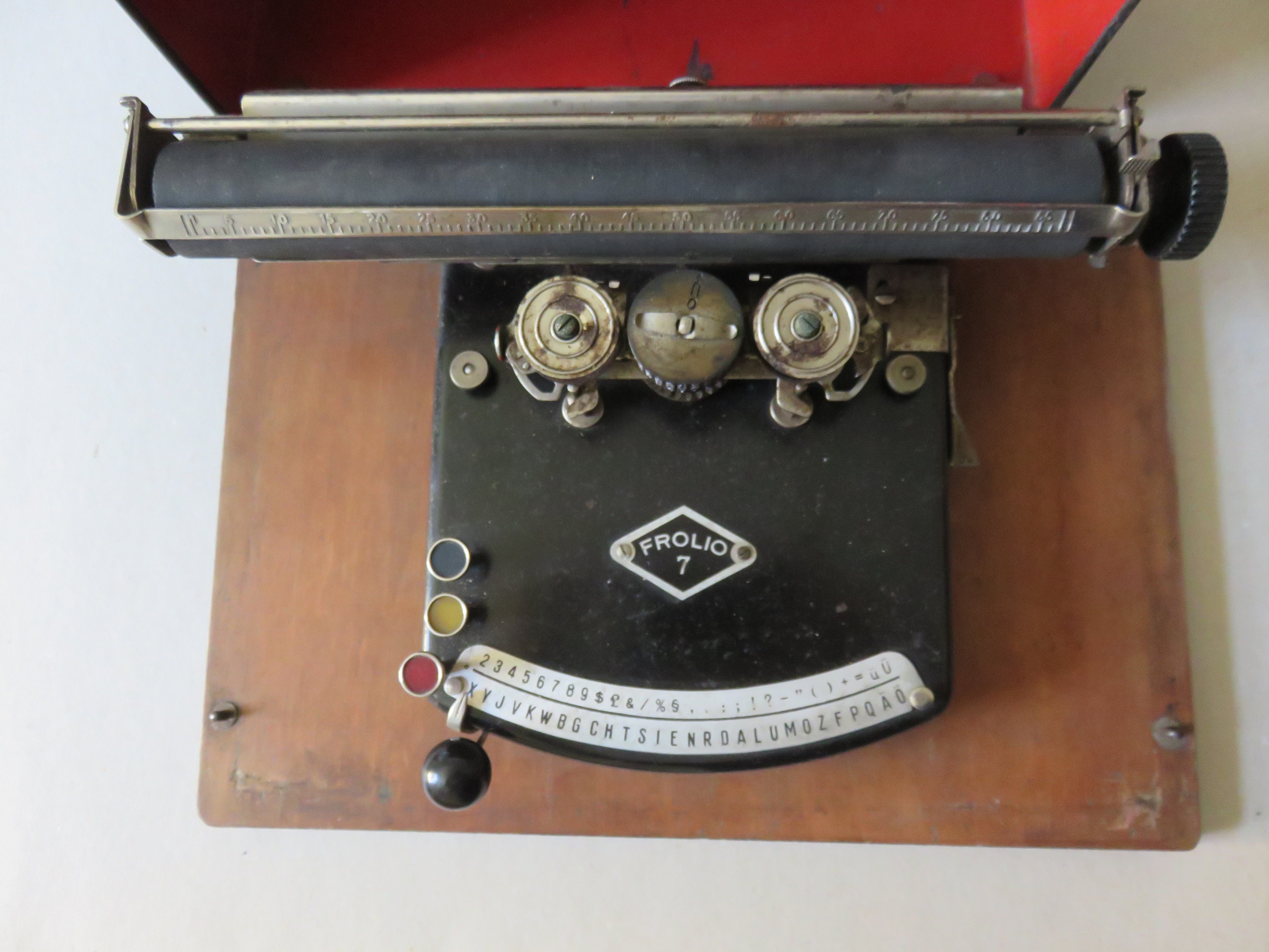Schreibmaschine GUNDKA Modell III (Heimatmuseum Münchingen CC BY-NC-SA)