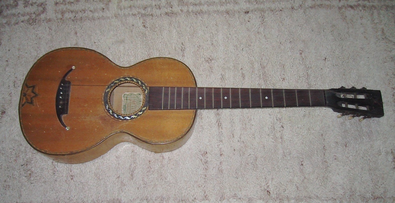 MIS_0165 Gitarre (Geschichts- und Heimatverein Eglofs e.V. CC BY-NC-SA)