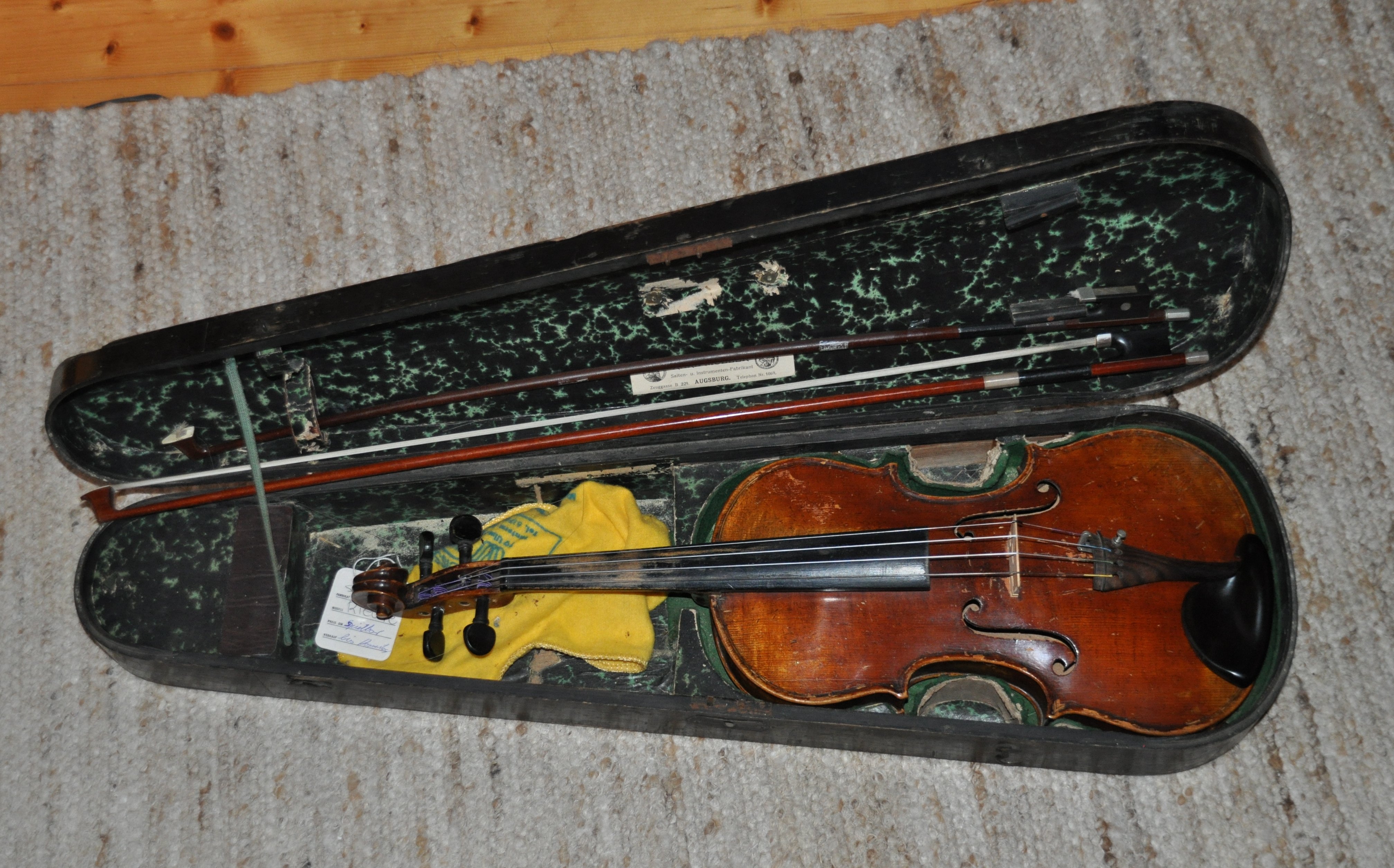 MIS_0227 Geige (Geschichts- und Heimatverein Eglofs e.V. CC BY-NC-SA)