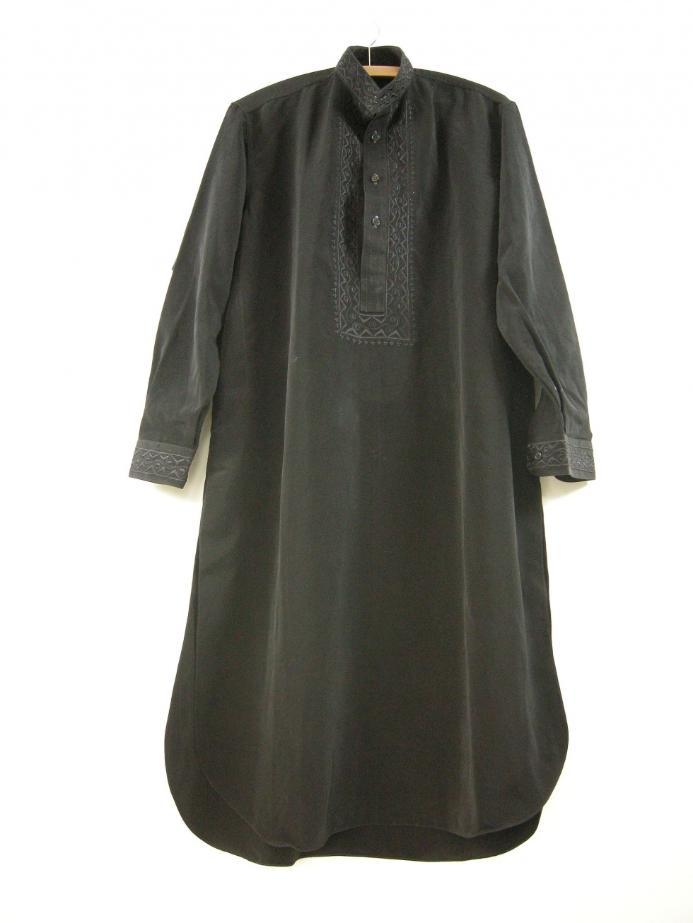 Pakistanische Kleidung - Salwar Kamiz (Stadtmuseum Stuttgart CC BY-NC-SA)