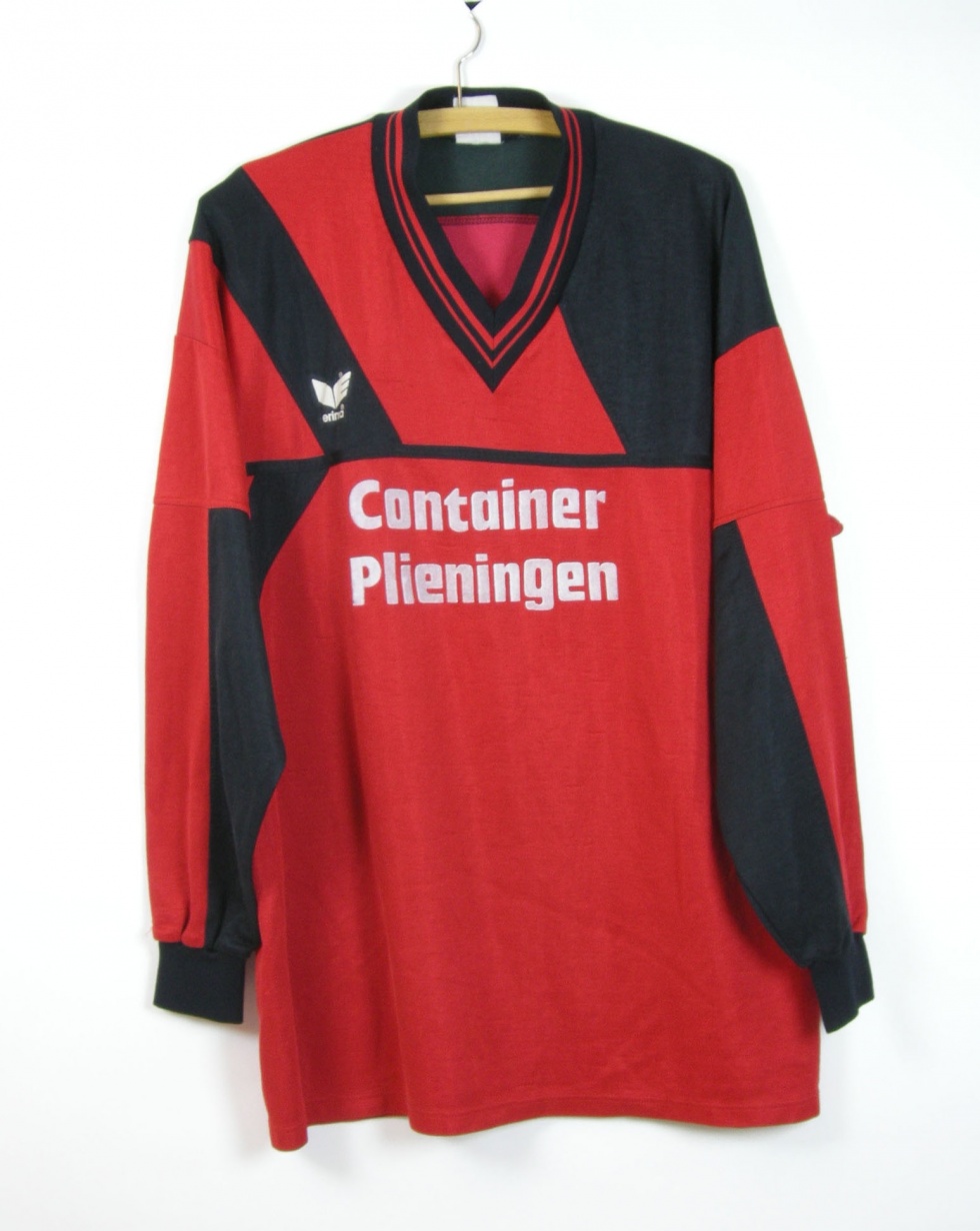 Fußballtrikot &quot;Container Plieningen&quot; (Stadtmuseum Stuttgart CC BY-NC-SA)