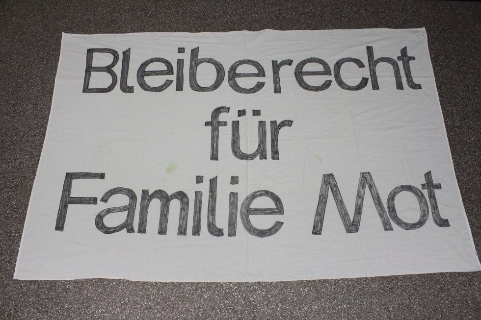 &quot;Bleiberecht / für / Familie Mot&quot; (Stadtmuseum Stuttgart CC BY-NC-SA)