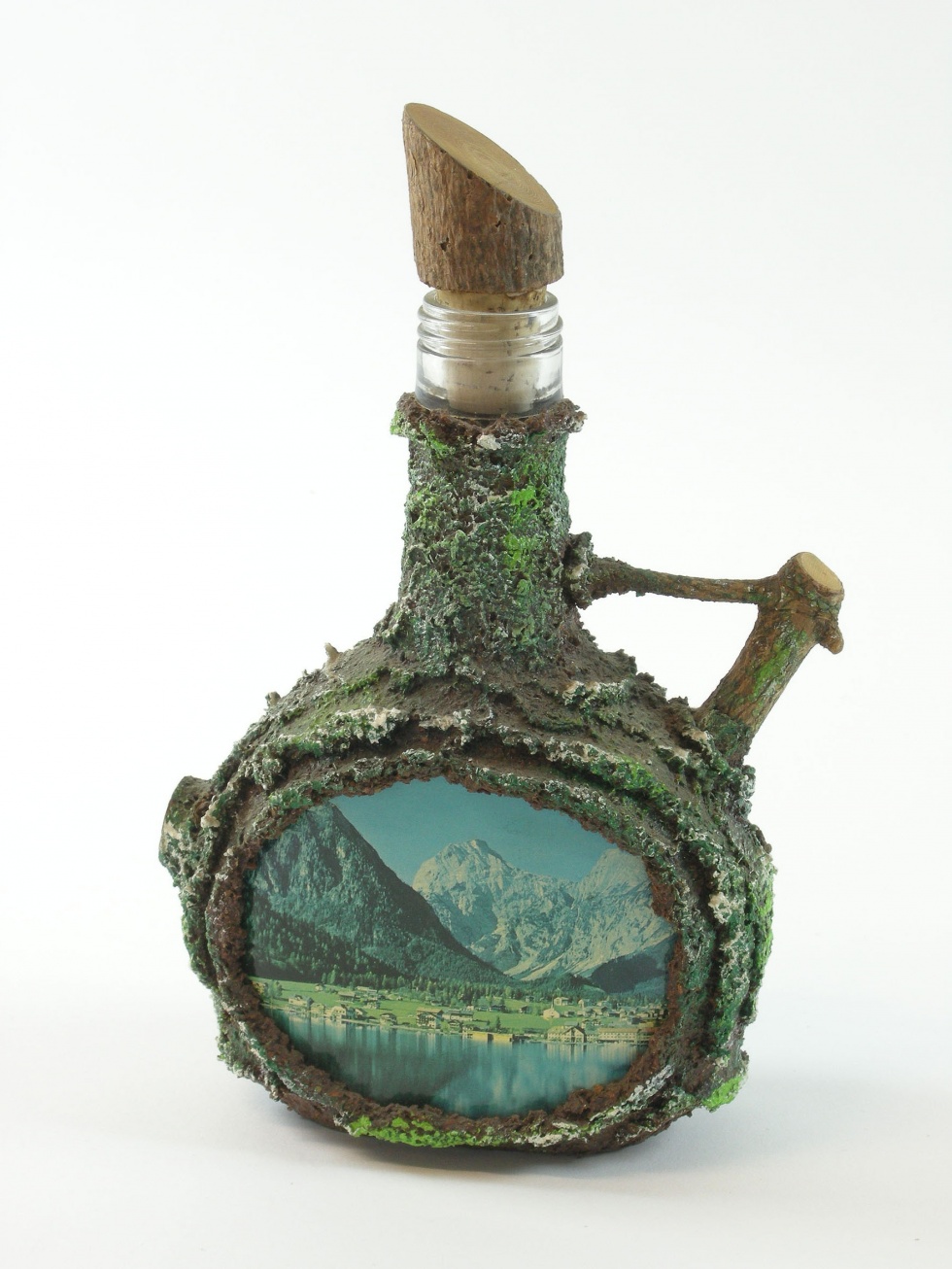 Flasche mit Bergmotiv (Stadtmuseum Stuttgart CC BY-NC-SA)