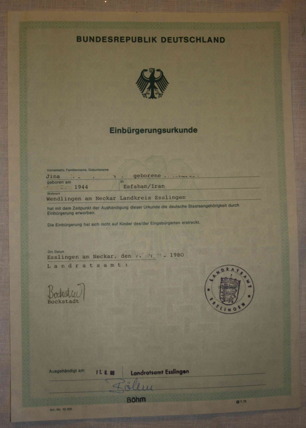 Urkunde zur Einbürgerung einer Iranerin in die BRD (Stadtmuseum Stuttgart CC BY-NC-SA)