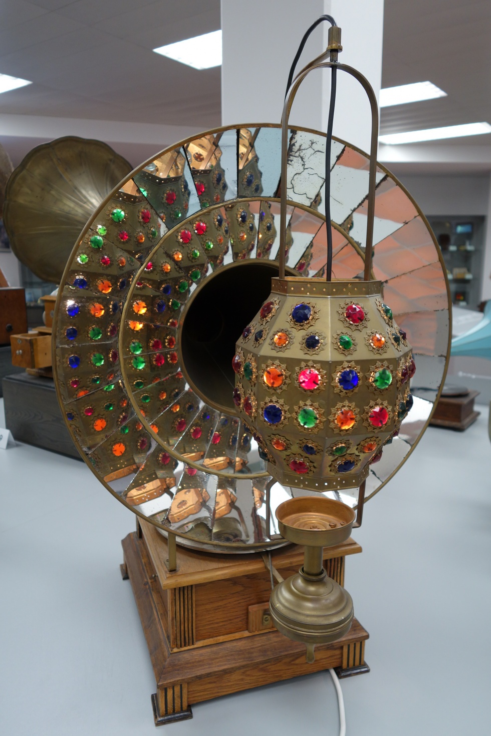 Trichtergrammophon mit Lichtampel (Deutsches Phonomuseum CC BY-NC-SA)