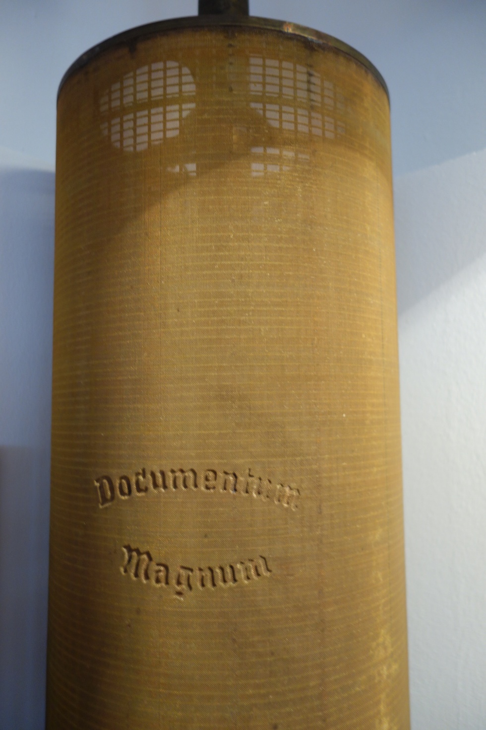 Wasserzeichenwalze (Egoutteur) mit Wasserzeichen &quot;Documentum Magnum&quot; (Museum im Markgrafenschloss Emmendingen CC BY-NC-SA)