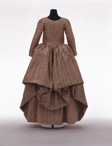 Kleid - Robe à la polonaise (Landesmuseum Württemberg, Stuttgart CC BY-SA)