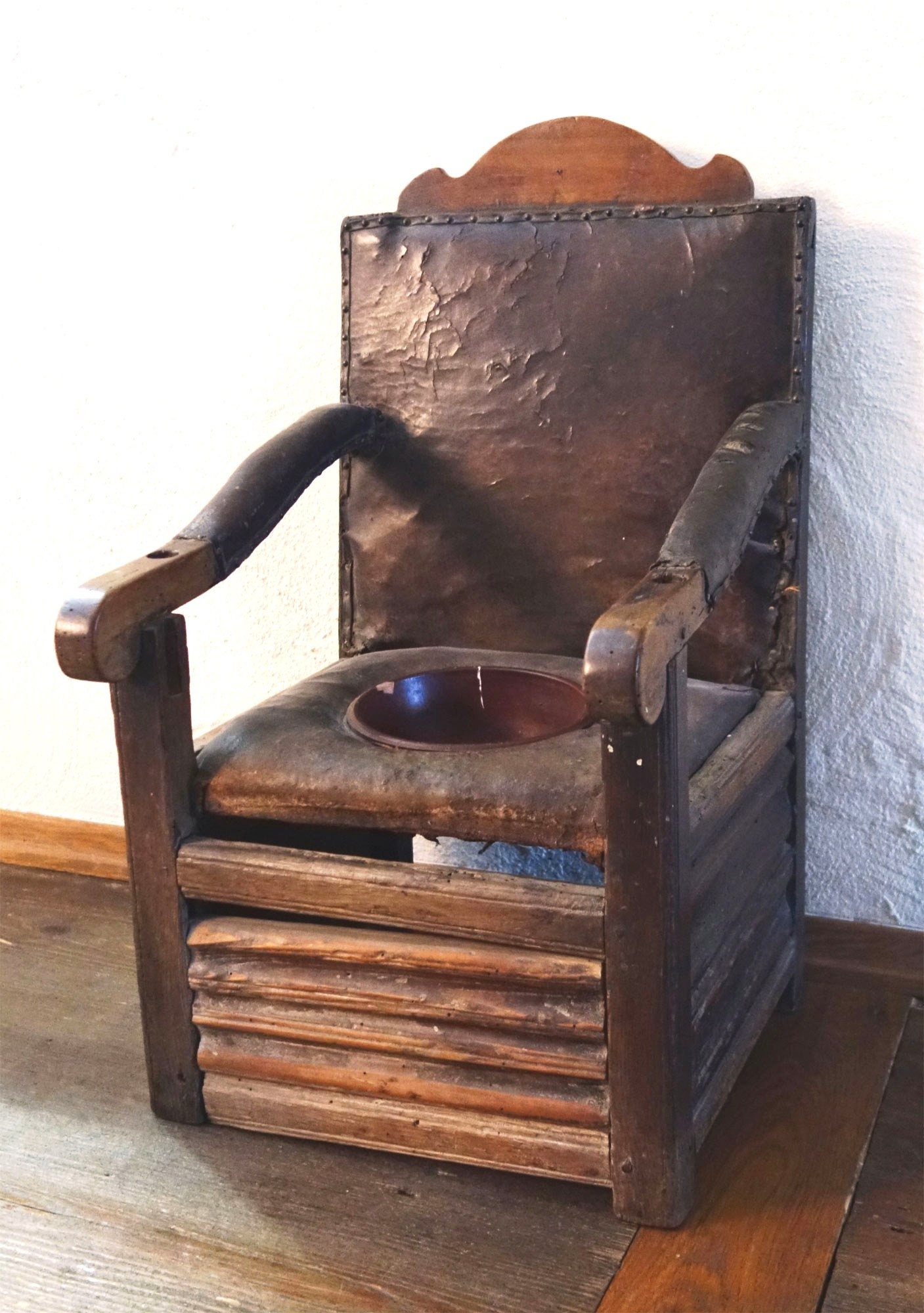 Kinderstuhl mit Toilettenfunktion (Städtisches Museum Welzheim CC BY)