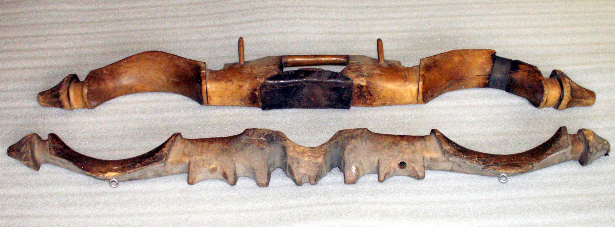 Zwei Genickdoppeljoche für Ochsengespanne (Renchtäler Heimatmuseum Oppenau CC BY)