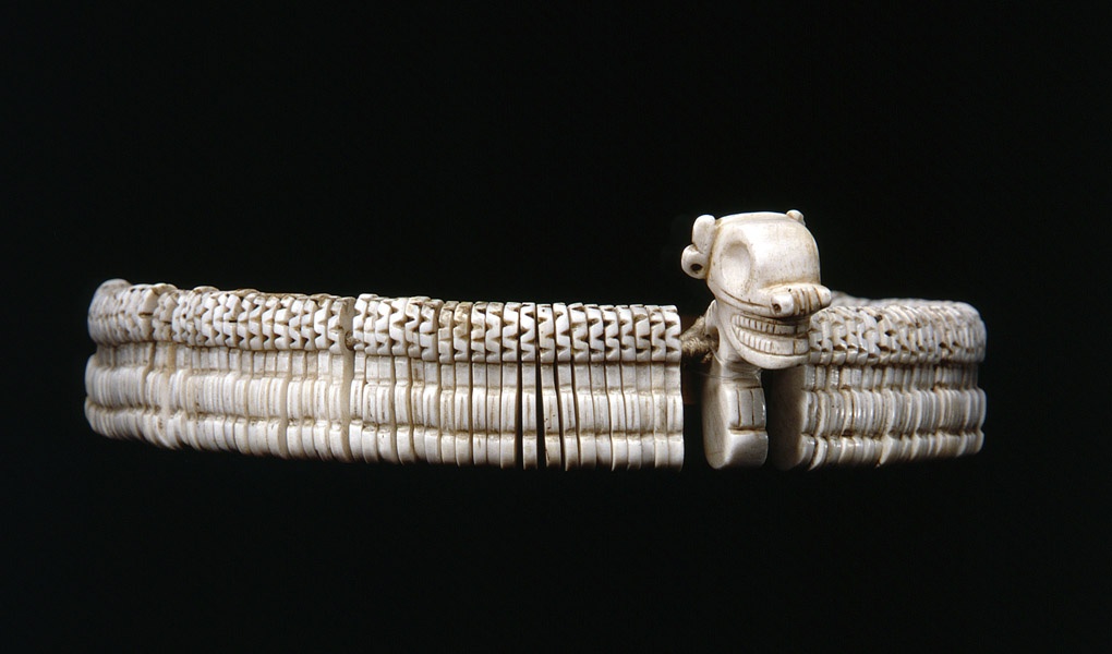 Stirnband aus Meerschneckenschalen (Ulmer Museum CC BY-NC)