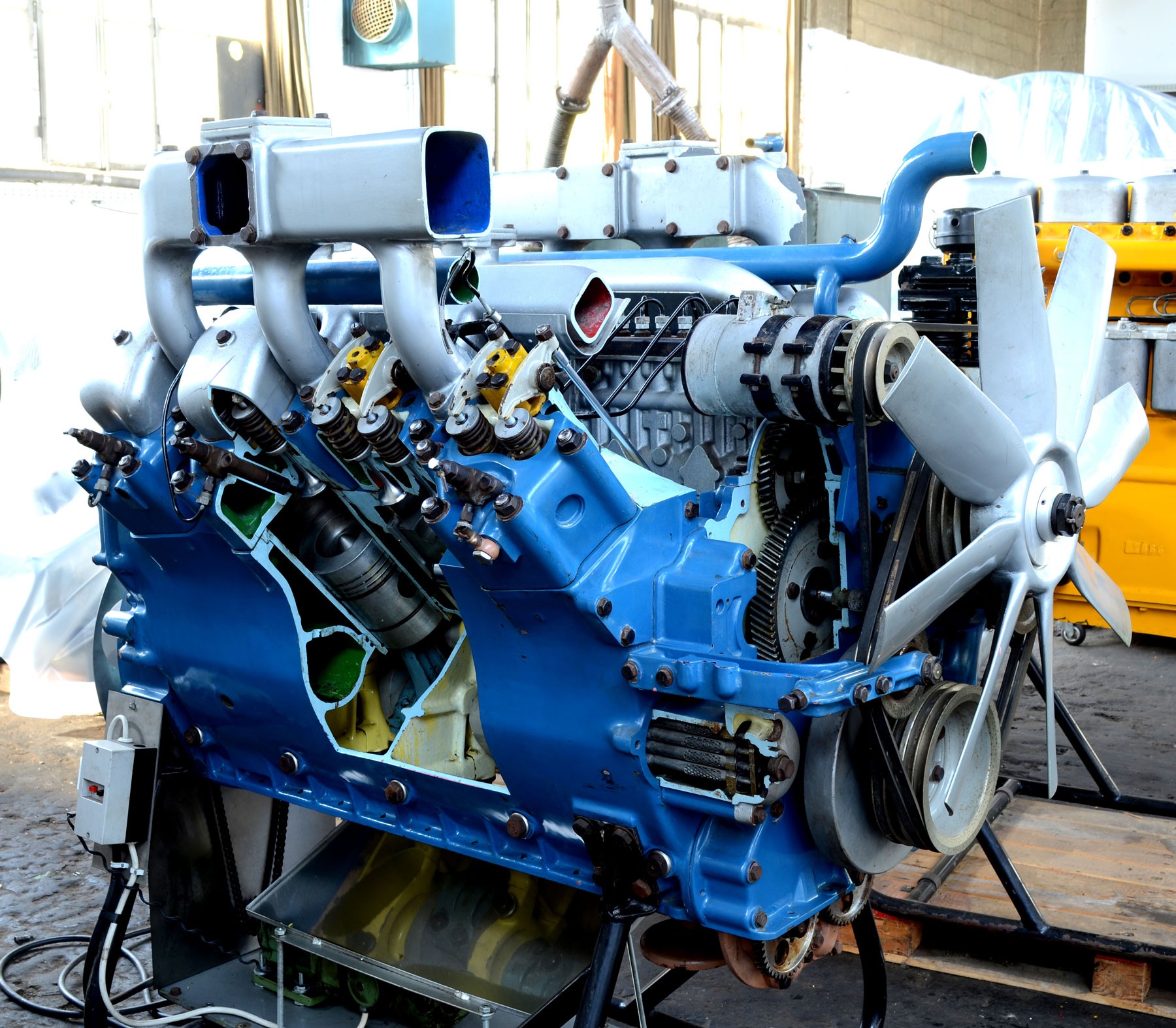 Schnittmodell Kaelble Dieselmotor Typ MD 140a (Techniksammlung Backnang CC BY)