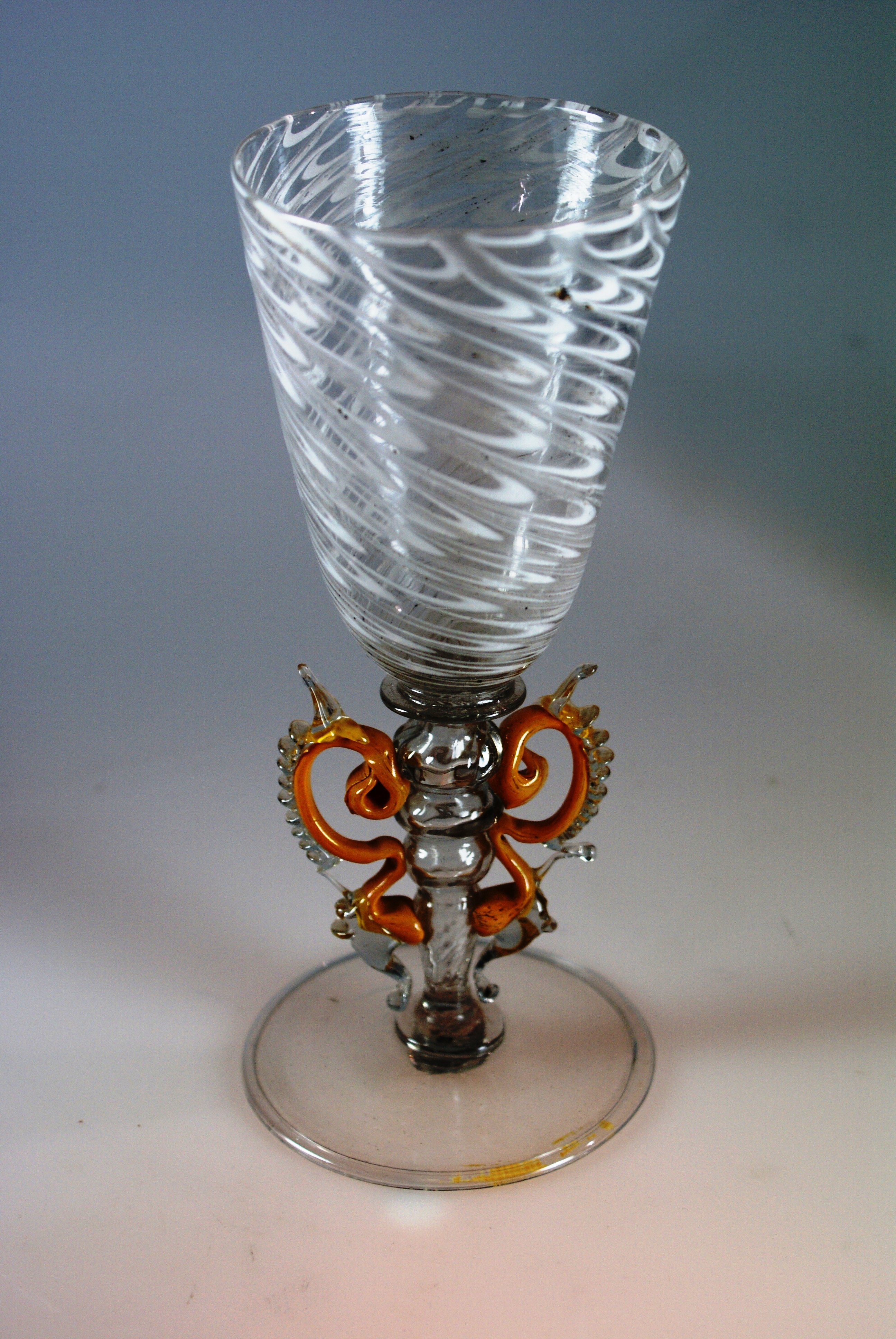 Flügelglas  (Glasmuseum Wertheim CC BY-NC-SA)