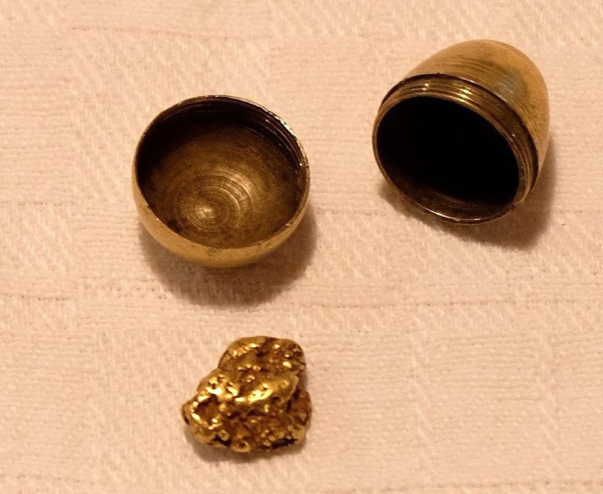Goldnugget in Kapsel (Heimatmuseum der Trachtengruppe Leidringen CC BY-NC-SA)