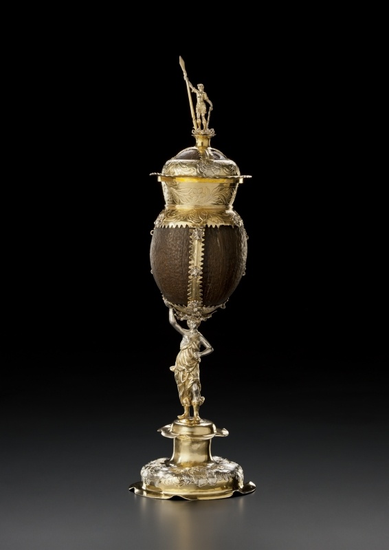 Kokosnussdeckelpokal in silbervergoldeter Fassung, 1688 (Landesmuseum Württemberg, Stuttgart CC BY-SA)