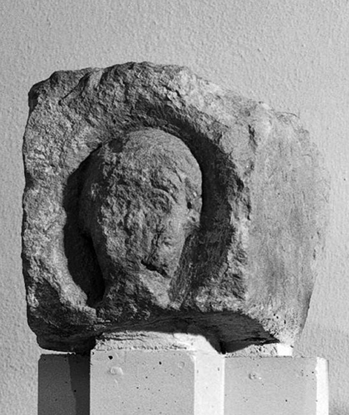Bauskulptur: Relief mit männlichem Kopf (Landesmuseum Württemberg, Stuttgart CC BY-SA)