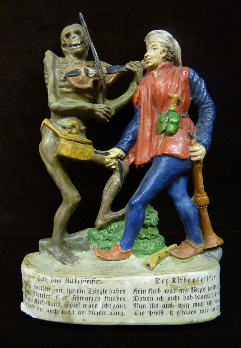 Tod mit Kirbepfeifer (Museum im Kornhaus Bad Waldsee CC BY-NC-SA)