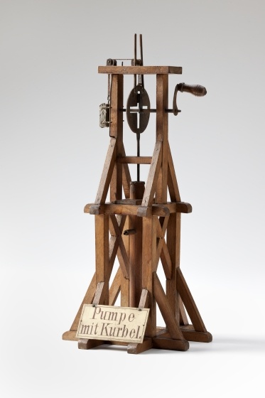 Modell einer Pumpe, 2. Hälfte 18. Jh. (Landesmuseum Württemberg, Stuttgart CC BY-SA)