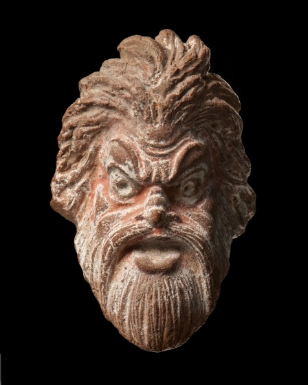 Maske eines Bärtigen mit vollem Haar (Sklave?) (Landesmuseum Württemberg, Stuttgart CC BY-SA)