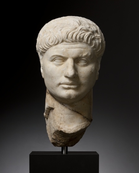 Porträt des Domitian aus einer umgearbeiteten Büste des Nero (Landesmuseum Württemberg, Stuttgart CC BY-SA)