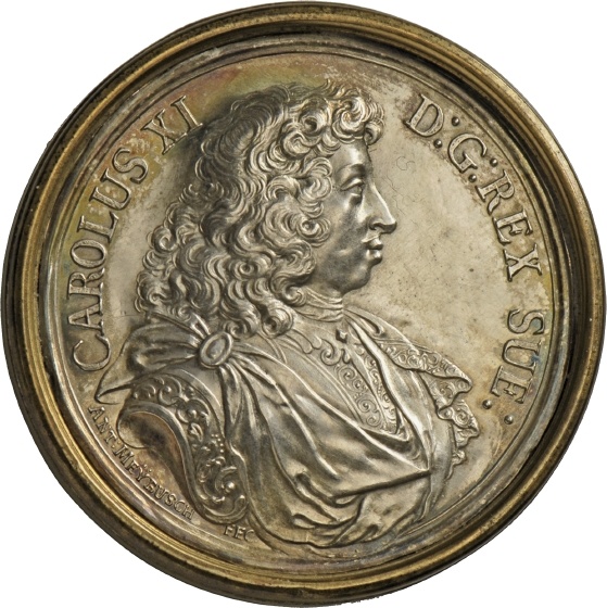 Medaille mit Messingring von Anton Meybusch auf die Hochzeit König Karl XI. von Schweden mit der dänisch-norwegischen Prinzessin Ulrike Eleonore, um 1680 (Landesmuseum Württemberg, Stuttgart CC BY-SA)