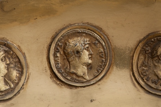 Denar des Hadrian mit Darstellung eines opfernden Genius, 125–134 n. Chr. (Landesmuseum Württemberg, Stuttgart CC BY-SA)