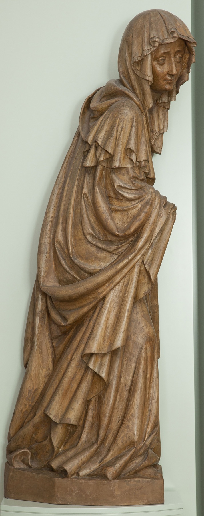 Skulptur: Eine der vier trauernden Frauen (Maria Magdalena) (Dominikanermuseum Rottweil CC BY-NC-SA)