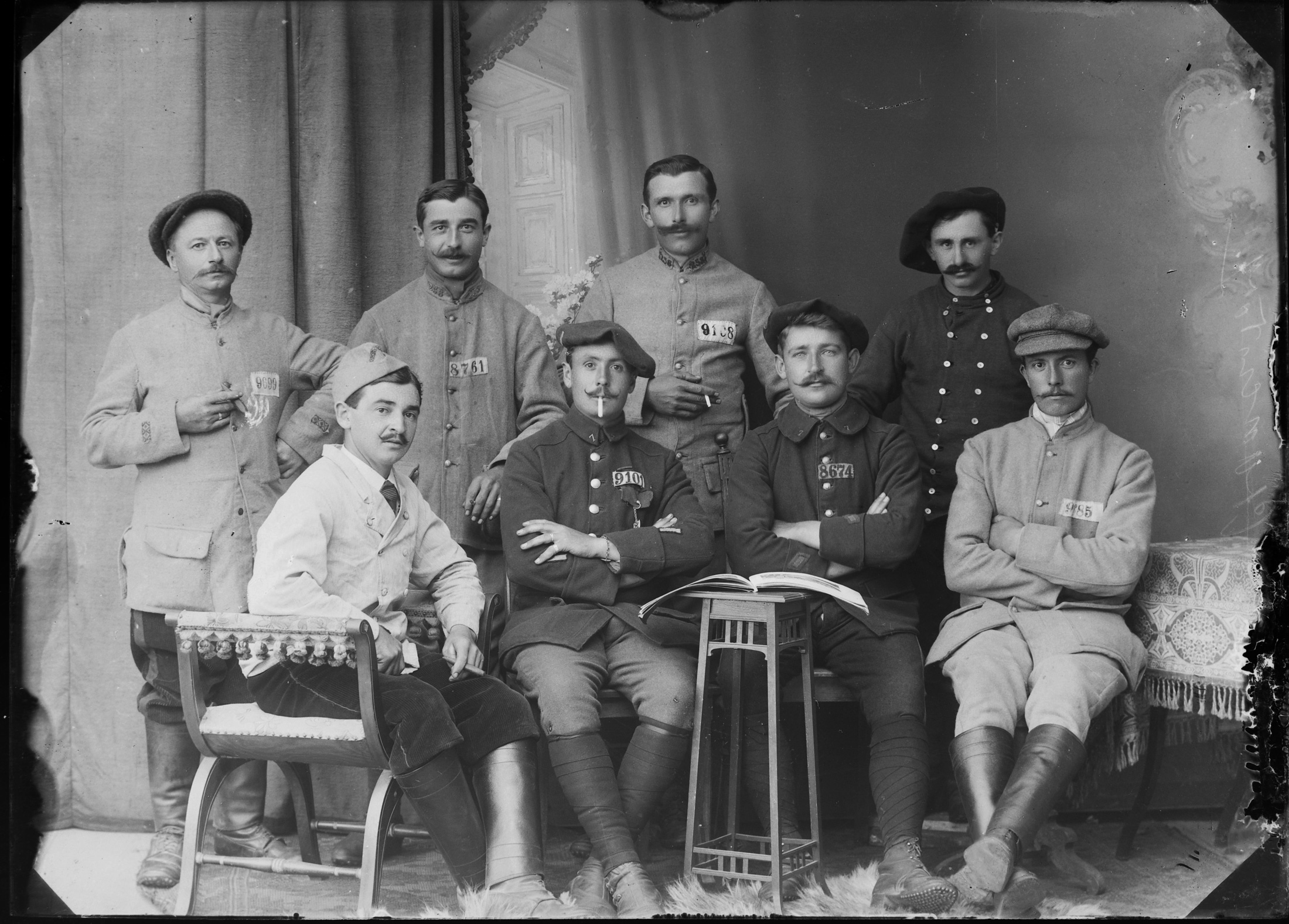 Französische Kriegsgefangene im Atelier Weiß (Bezirksmuseum Buchen CC BY-NC-SA)
