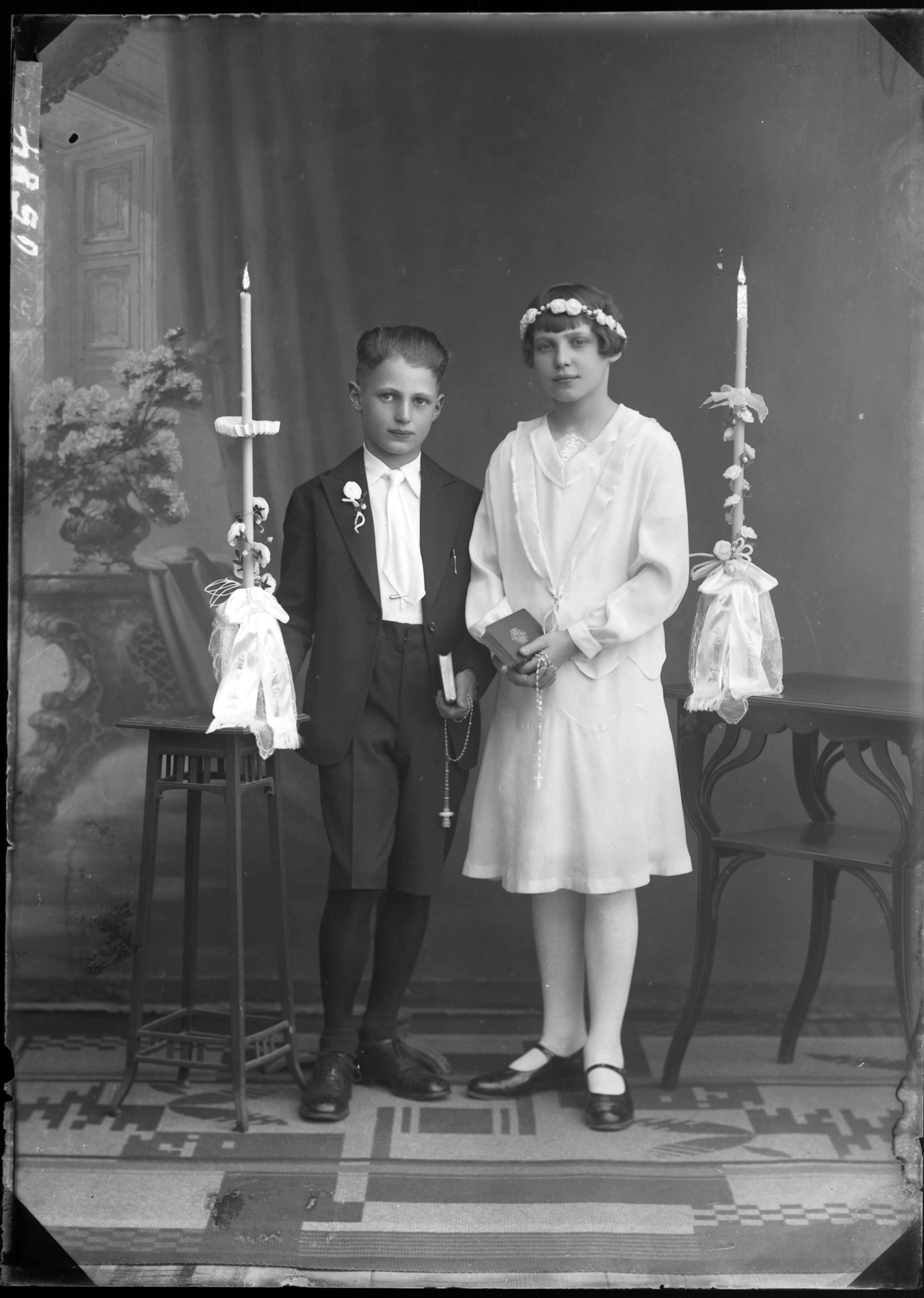 Gewisterpaar am Tag der Erstkommunion (Bezirksmuseum Buchen CC BY-NC-SA)