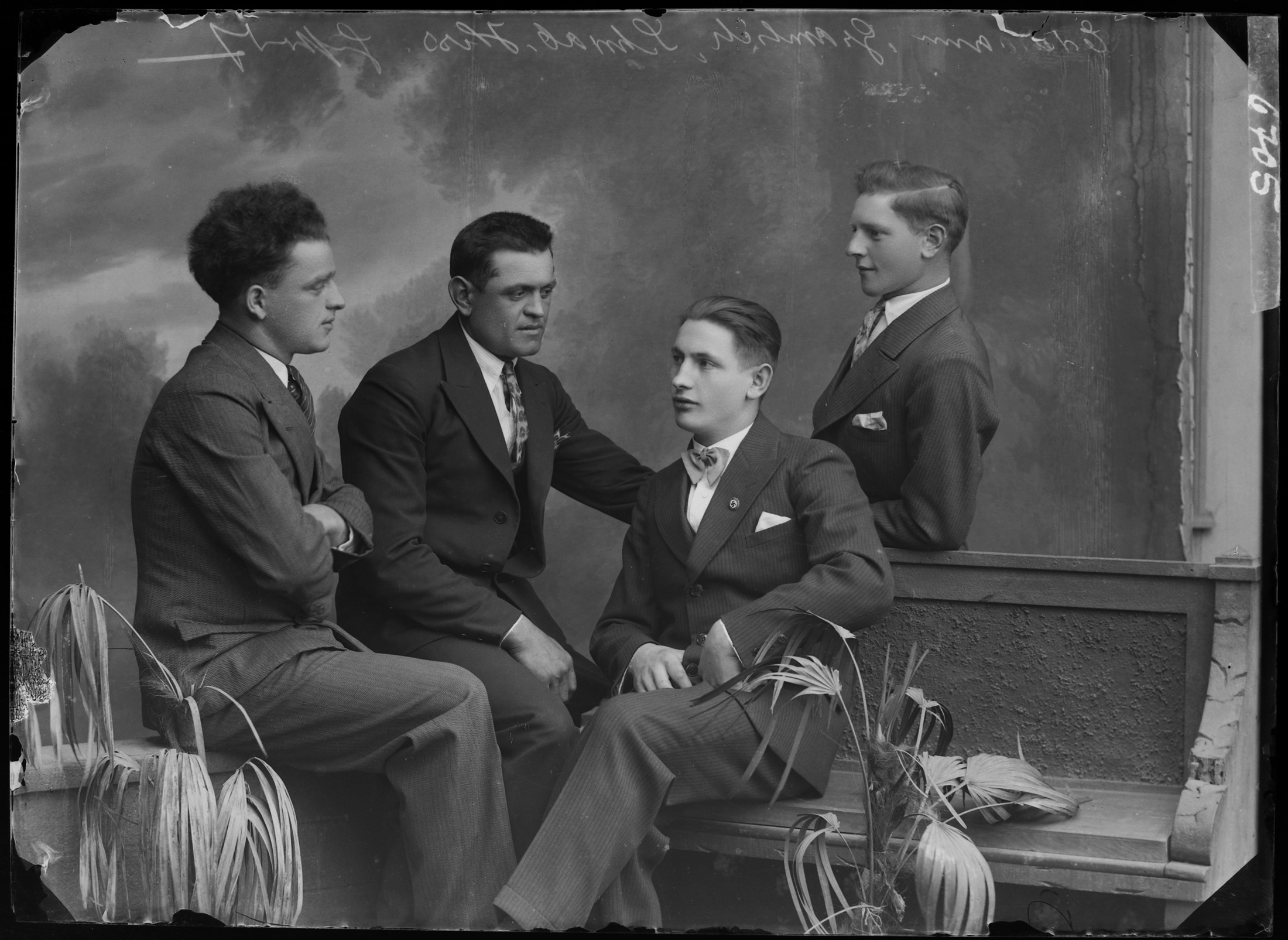Vier Junggesellen aus Hainstadt (Bezirksmuseum Buchen CC BY-NC-SA)
