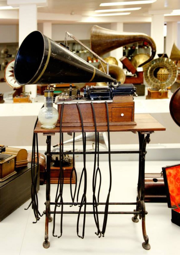 Phonograph Edison Class M (Deutsches Phonomuseum CC BY-NC-SA)