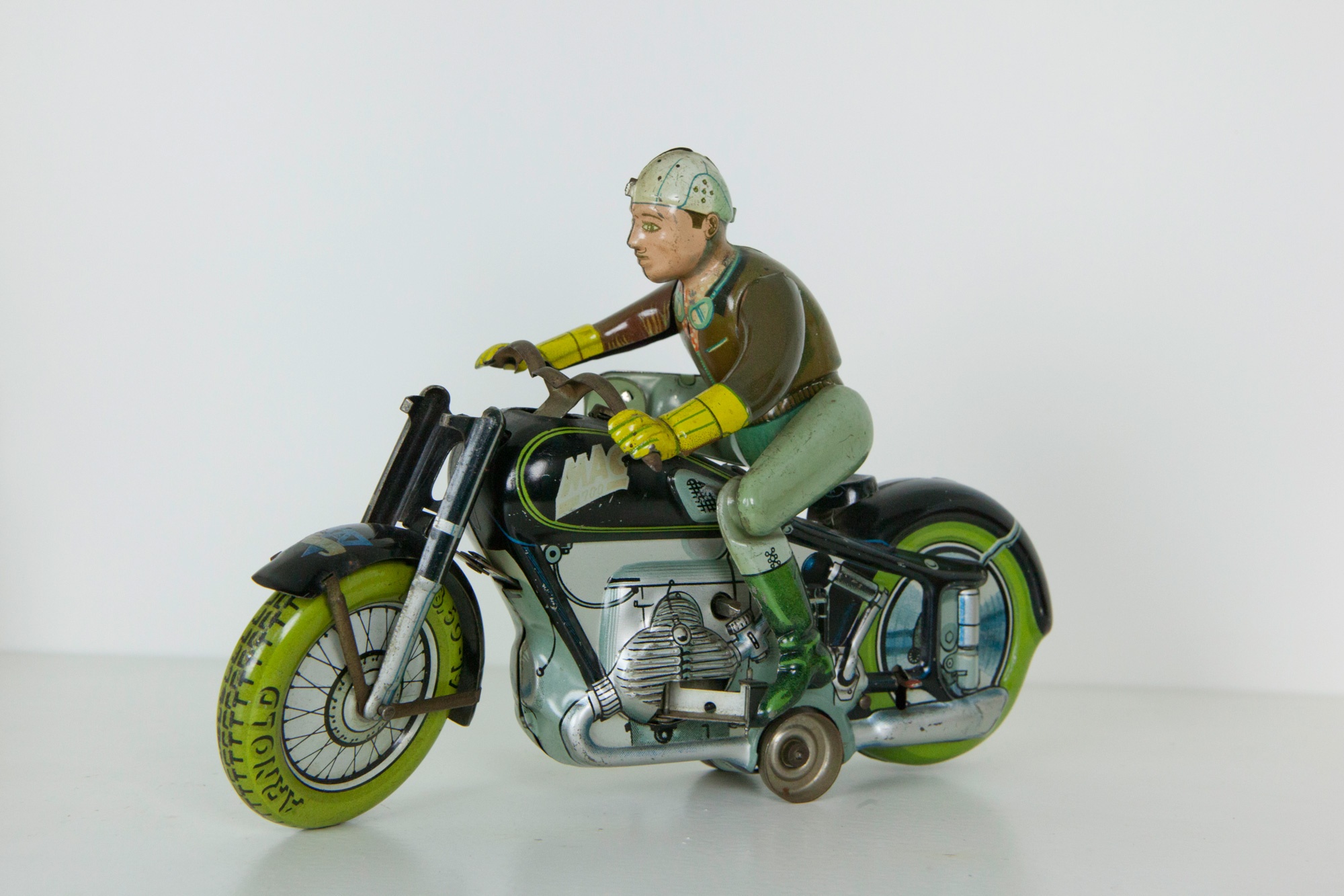 Motorrar Arnold Mac 700 (Das Kleine Museum - Spielzeug aus zwei Jahrhunderten CC BY)